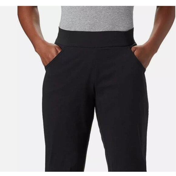 Columbia Women's Active Fit Omni-Shield Pull-On Capri Black - Picture 3 of 4